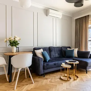 Apartment Golden - Mennica, Warschau
